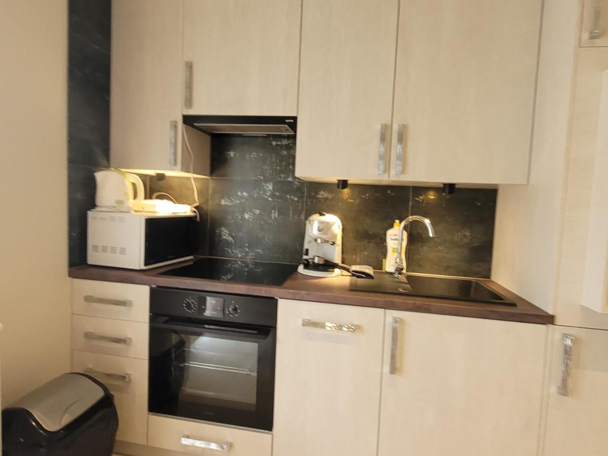 דברצן Lara II Apartman מראה חיצוני תמונה