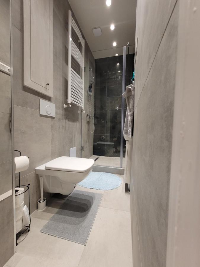 דברצן Lara II Apartman מראה חיצוני תמונה