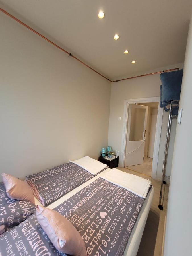 דברצן Lara II Apartman מראה חיצוני תמונה