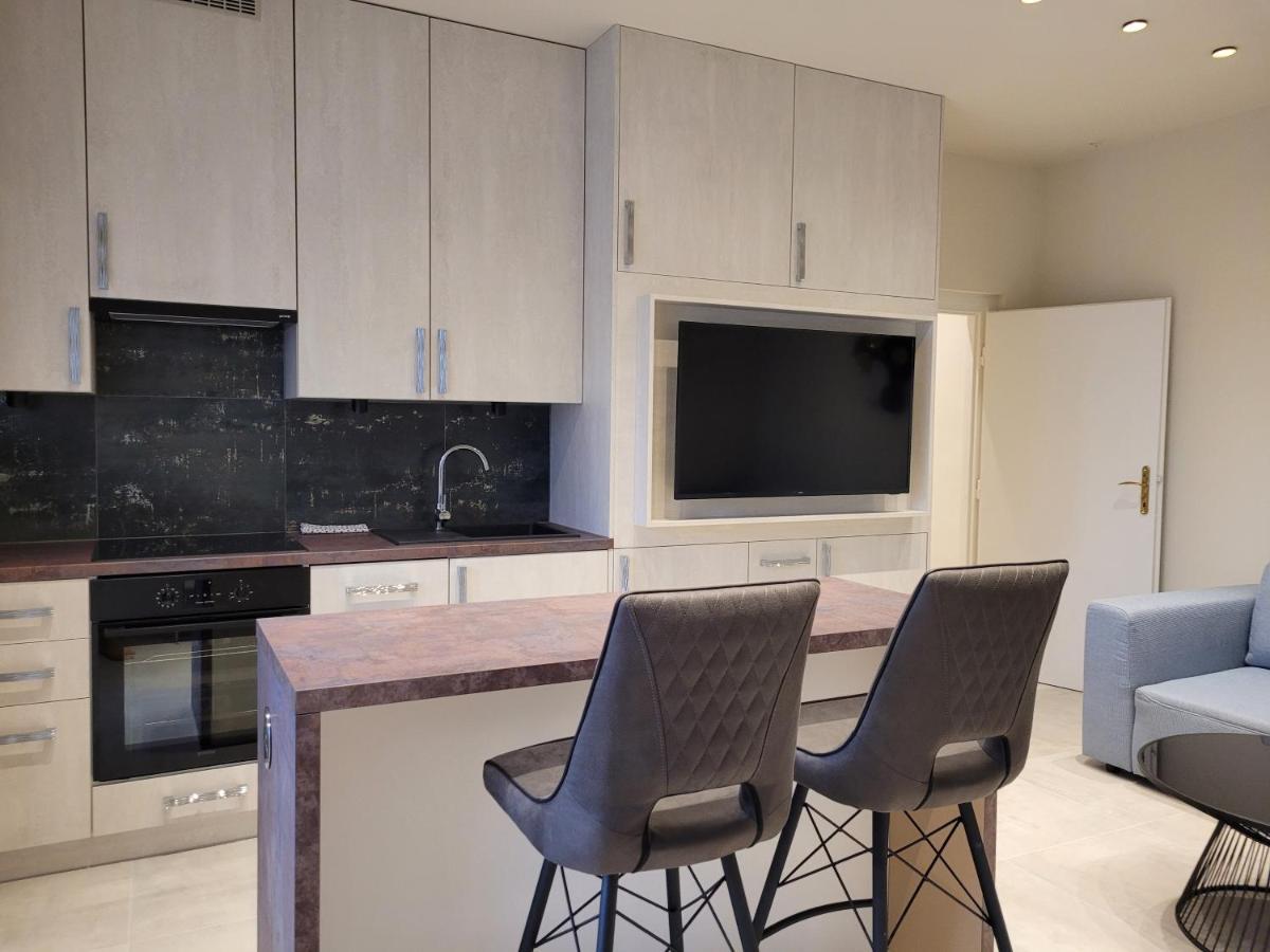 דברצן Lara II Apartman מראה חיצוני תמונה
