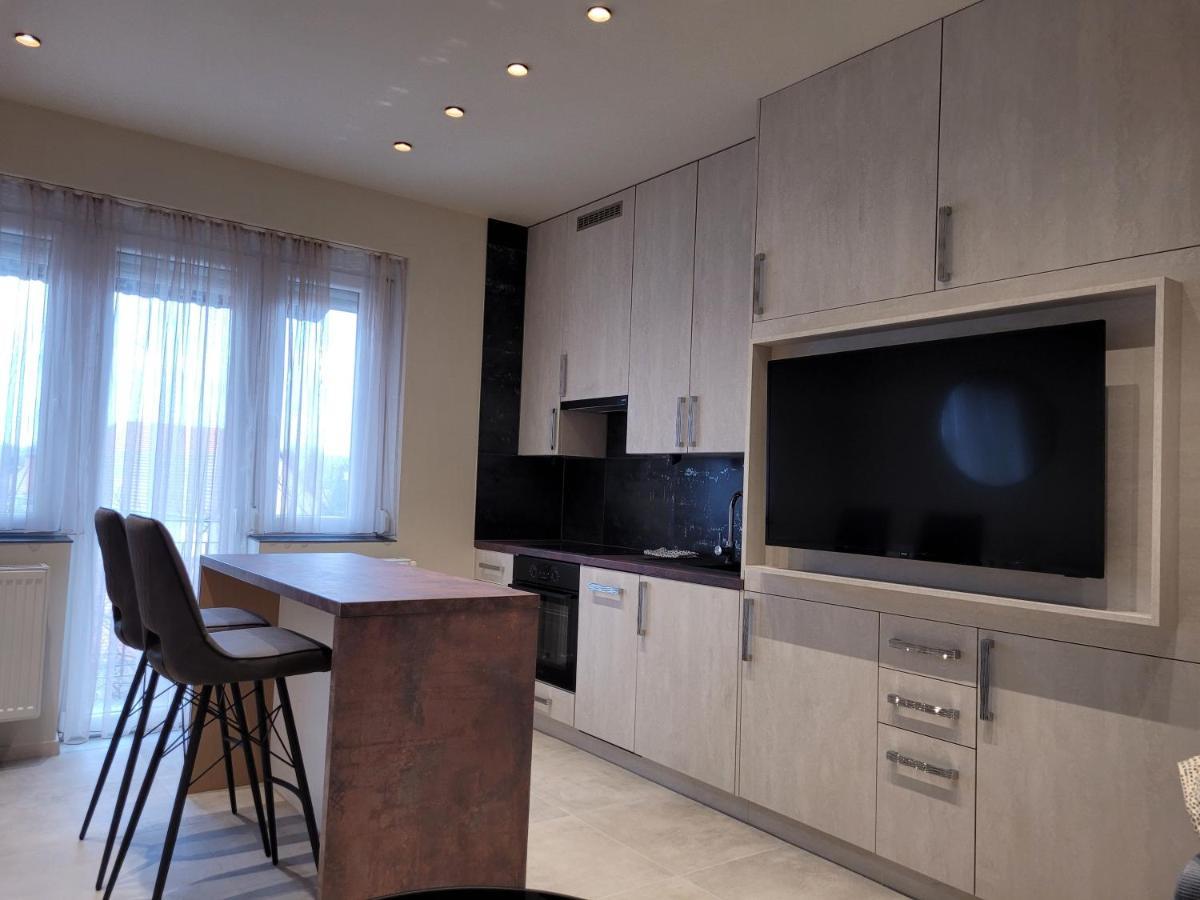 דברצן Lara II Apartman מראה חיצוני תמונה